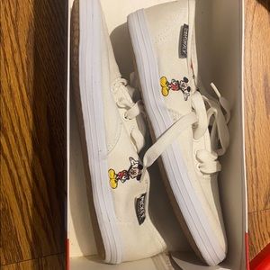 Size 6 - Mickey Mouse unlimited shoe